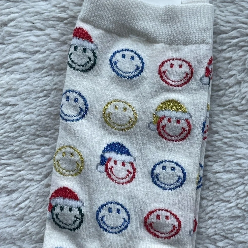 American Eagle NWT Christmas Holiday smiley face crew novelty socks